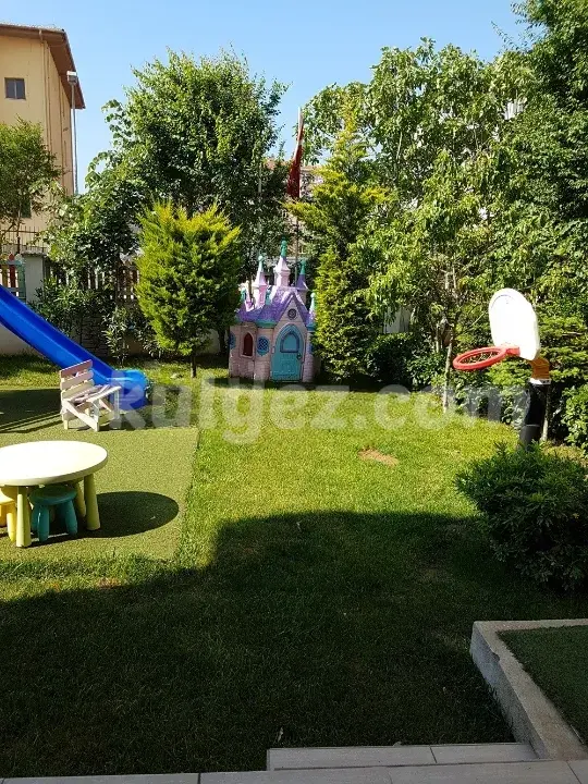 Özel Merdivenköy Çilek Ağacı Anaokulu