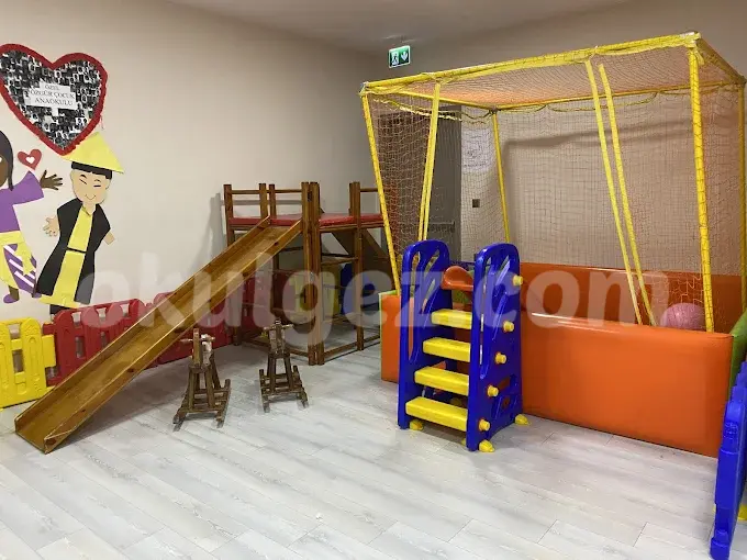 Özel Özgür Çocuk Anaokulu